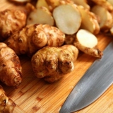 Jerusalimska artičoka: koristi i štete za organizam